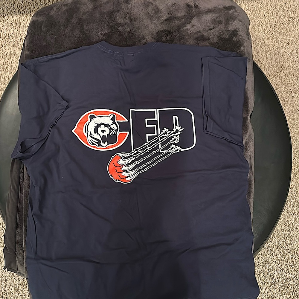 Never worn Chicago Bears Chicago Fire Department T Shirt